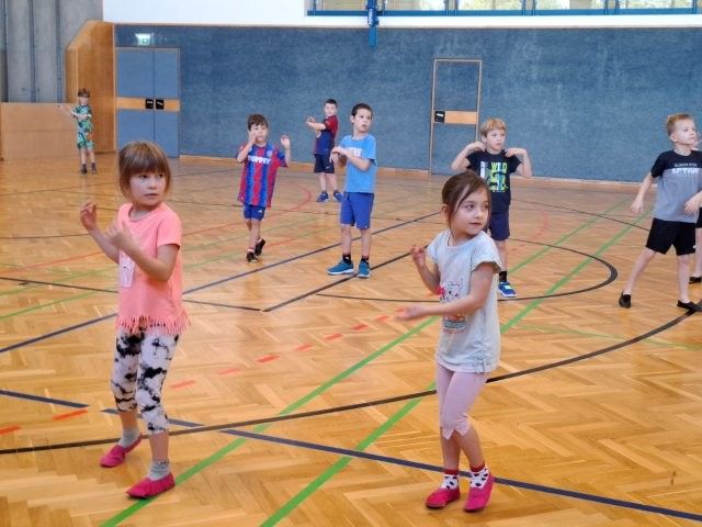 Dancing8