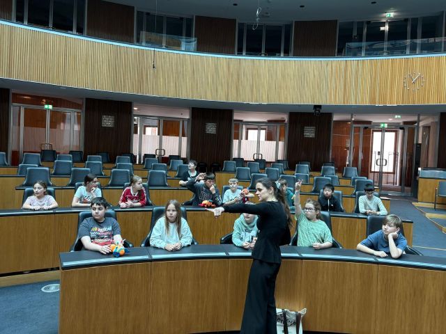 Parlament3